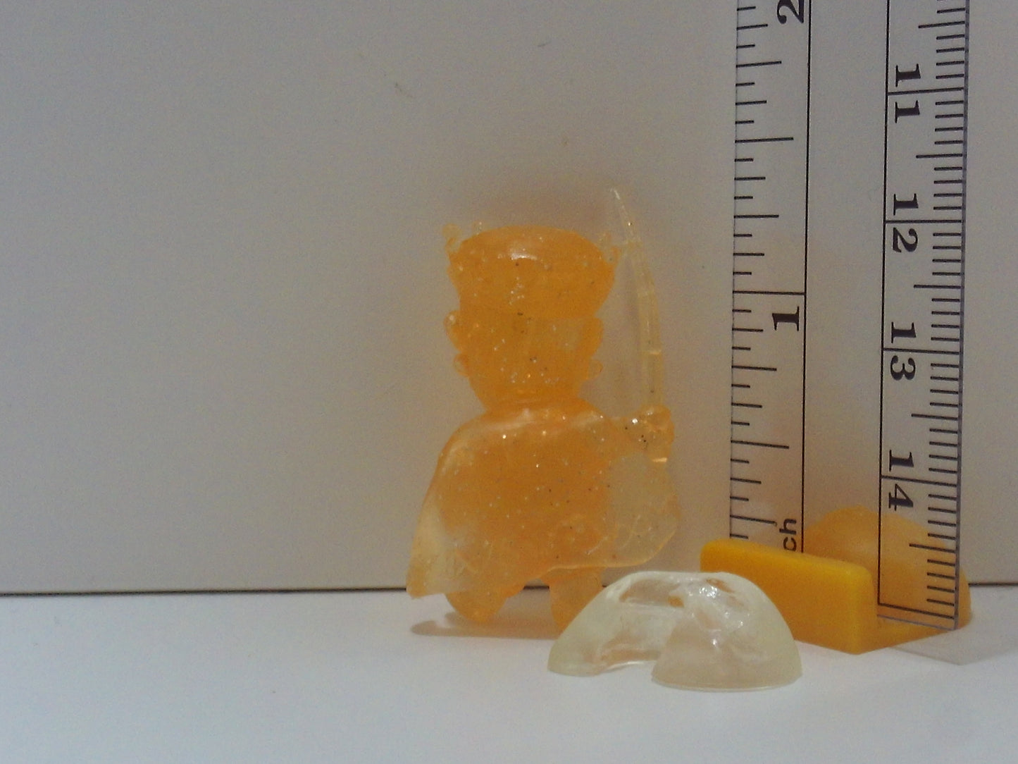 Resin Bikkuriman Keshi