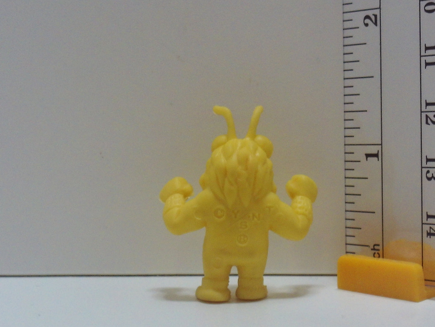 Yellow Kinnikuman Keshi - Japanese Rubber Keshi Keshigomu Anime Manga Video Game figure Takarabako at Kingkeshi.com