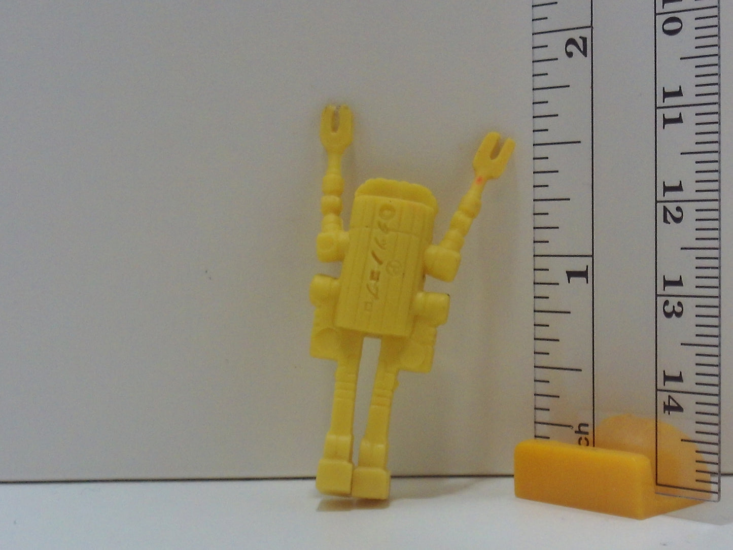 Bandai Gold Lightan Keshi Figure