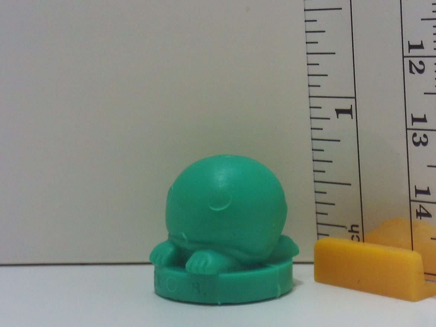 Super Mario Bros Pedestal Keshi