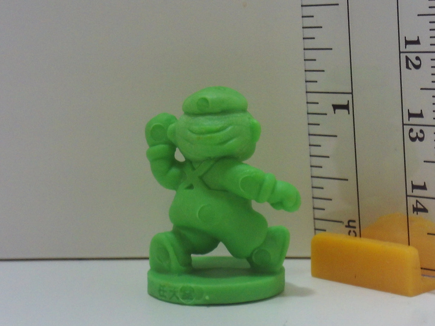 Super Mario Bros Pedestal Keshi