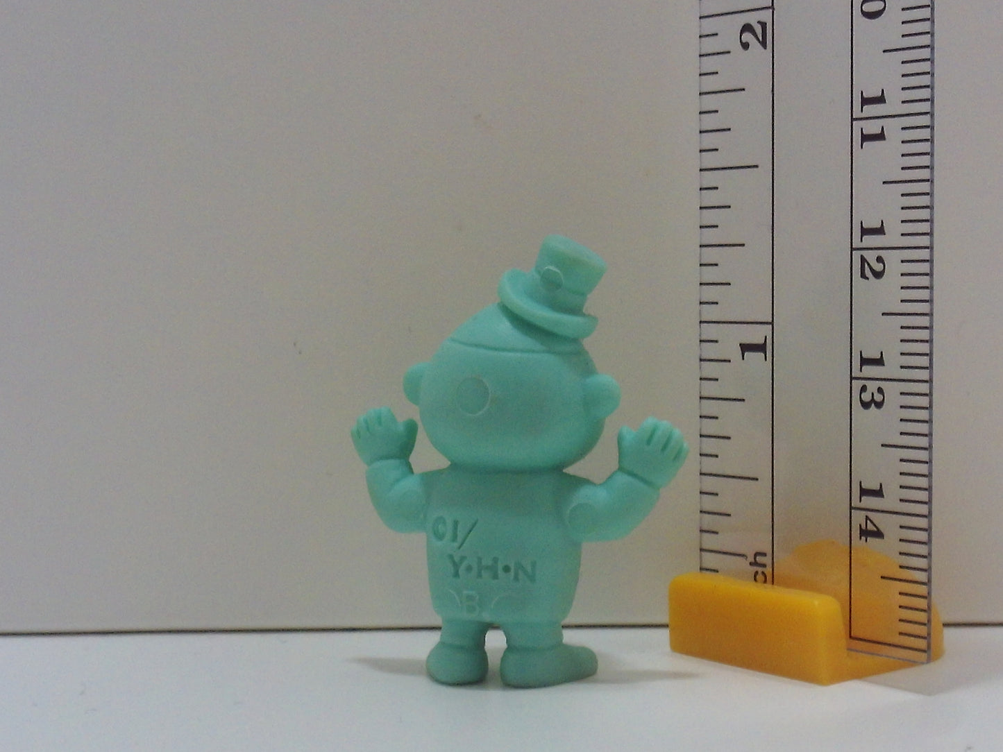 Parasol Henbee Keshi Figure