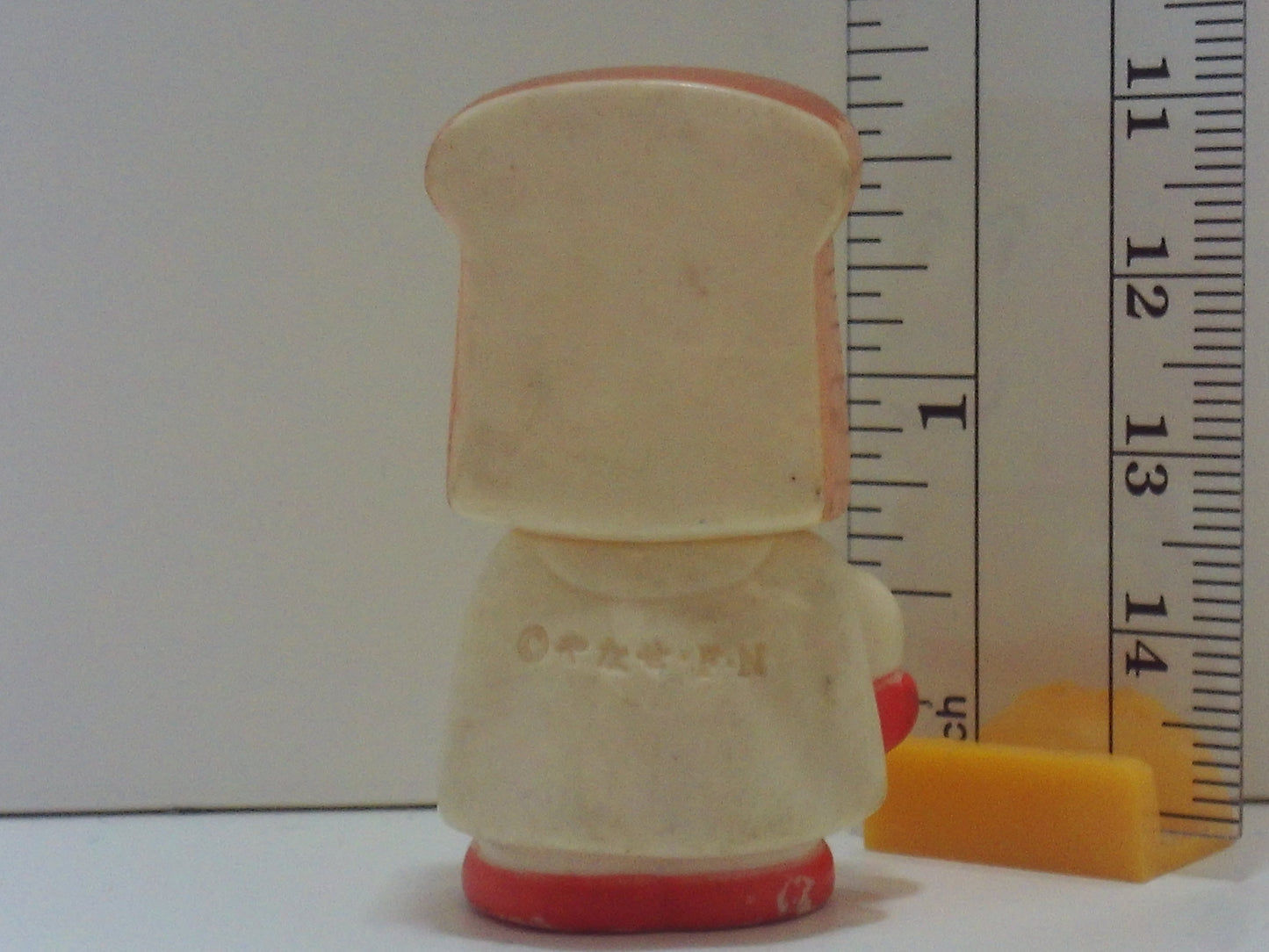 Anpanman Hollow Finger Puppet - Japanese Rubber Keshi Keshigomu figure Kingkeshi.com