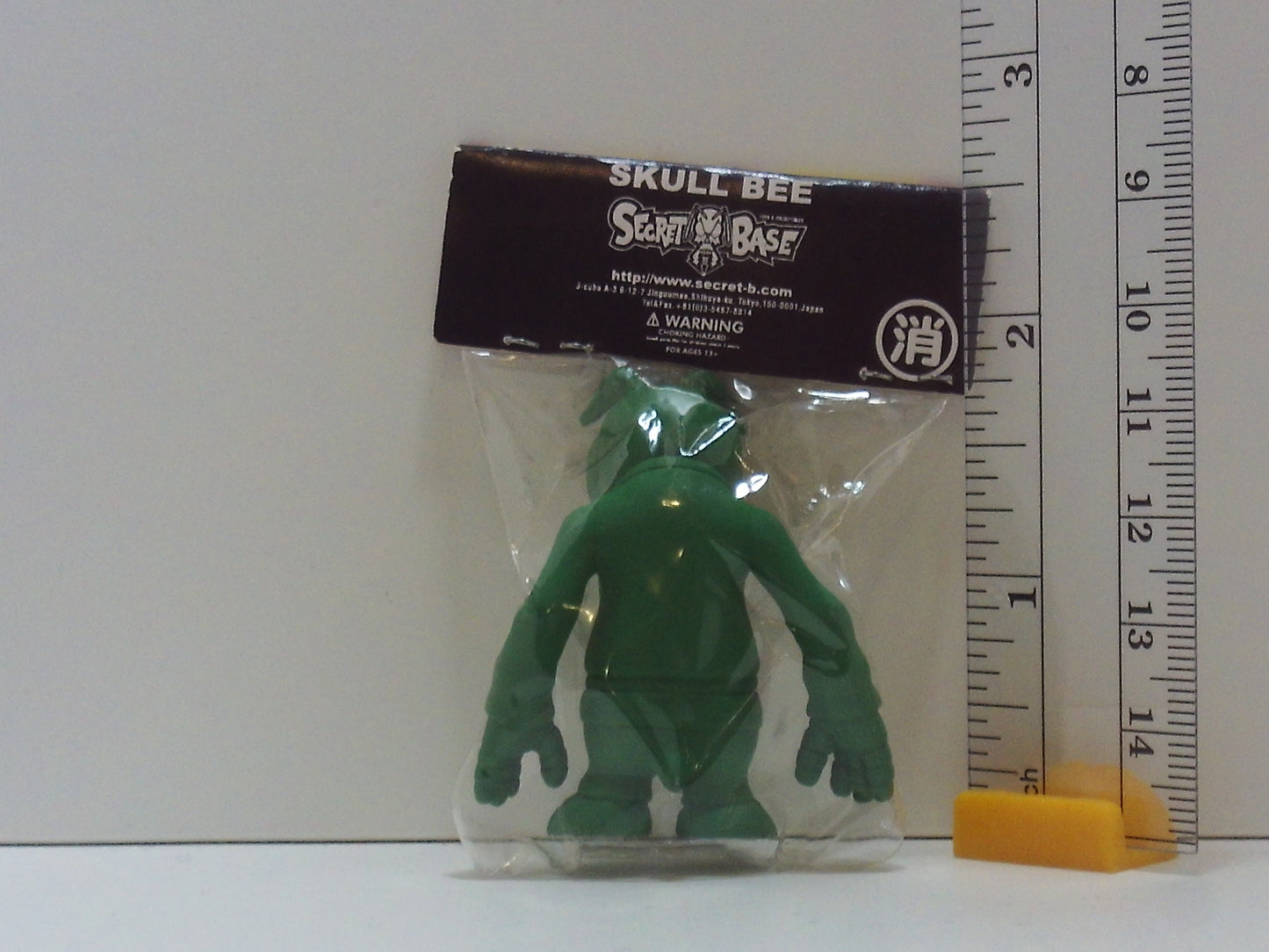 Secret Base Keshi New Skull Bee Figure