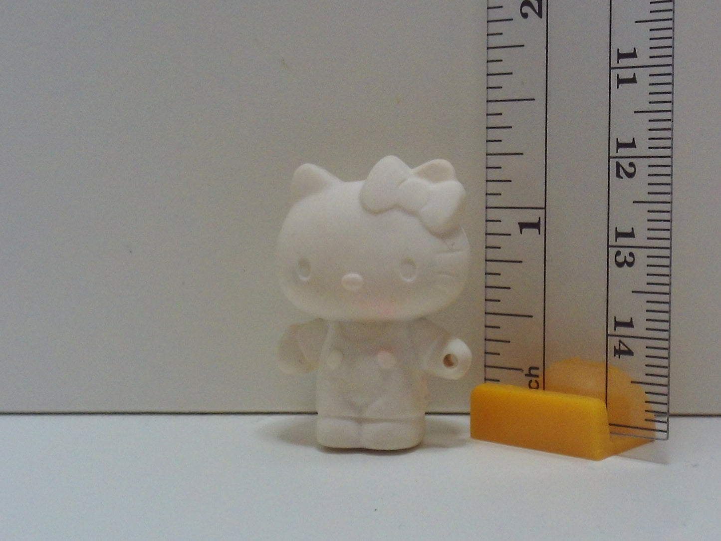 Sanrio Hello Kitty Keshi