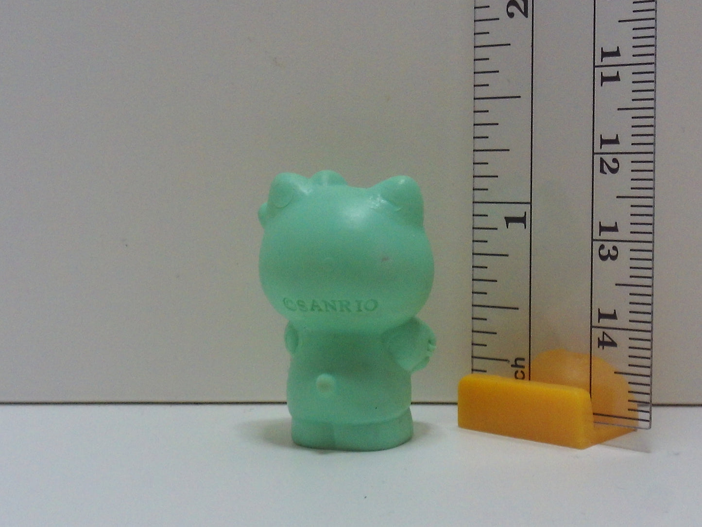 Sanrio Hello Kitty Keshi