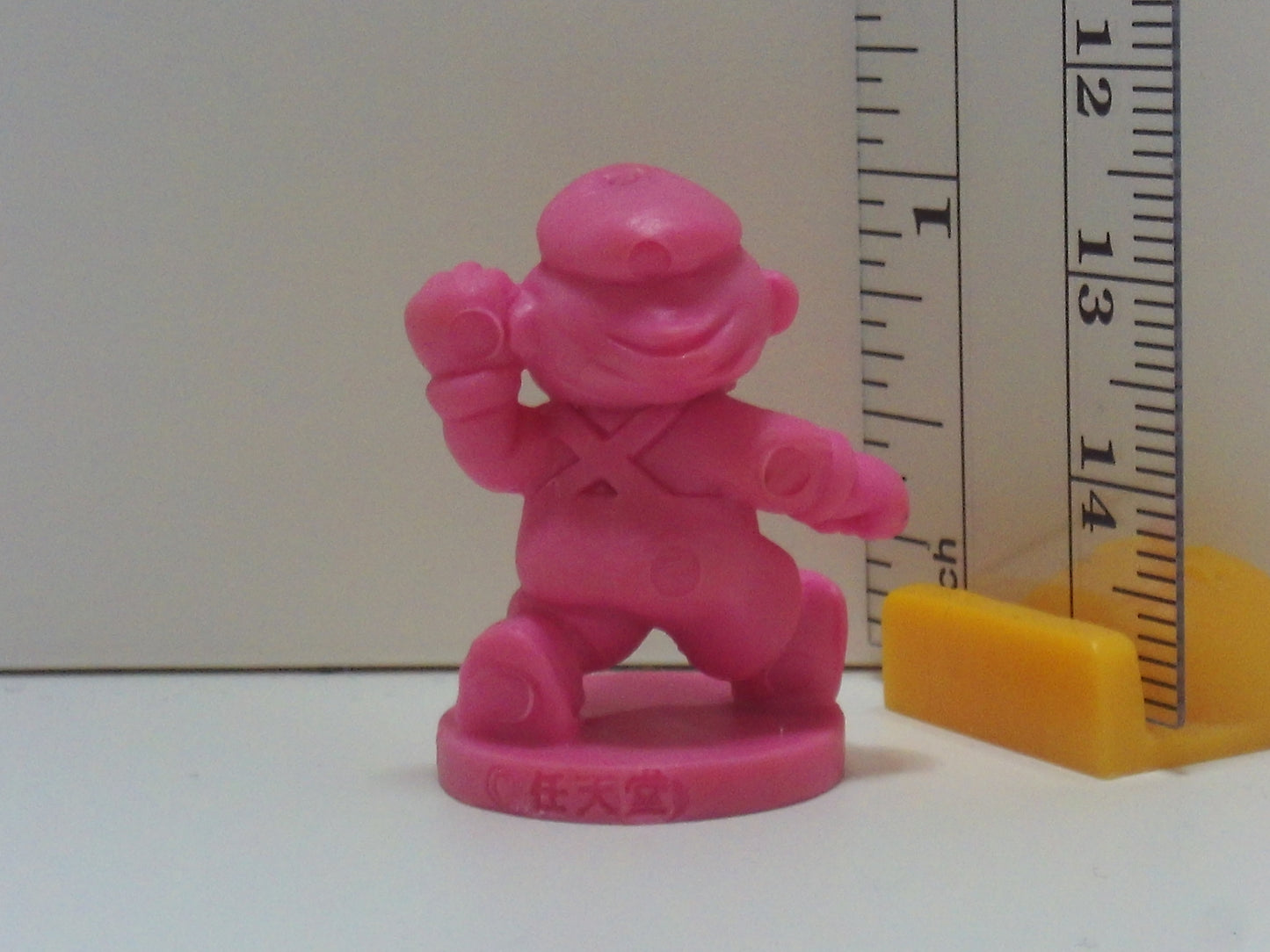 Super Mario Bros Pedestal Keshi