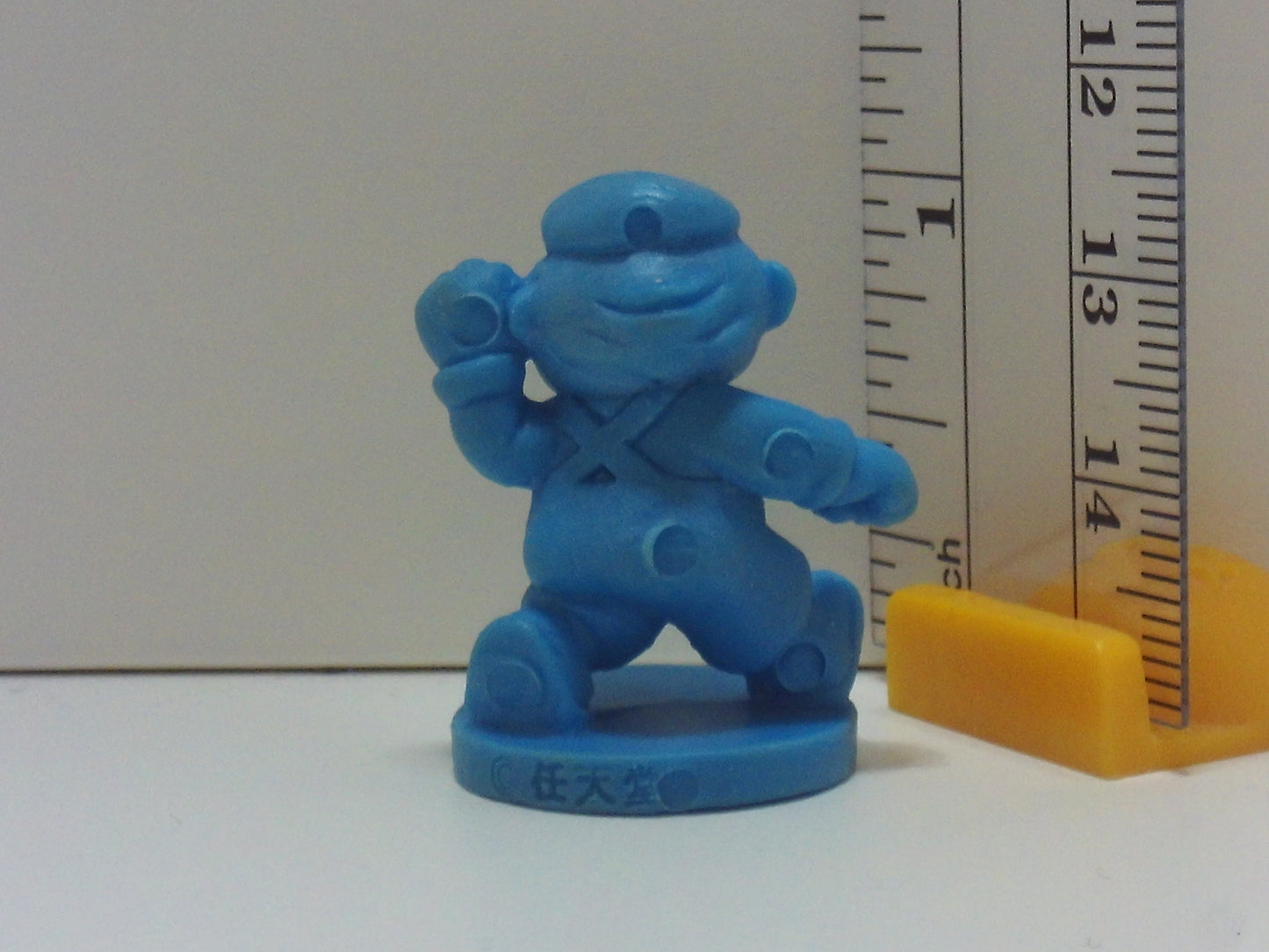 Super Mario Bros Pedestal Keshi